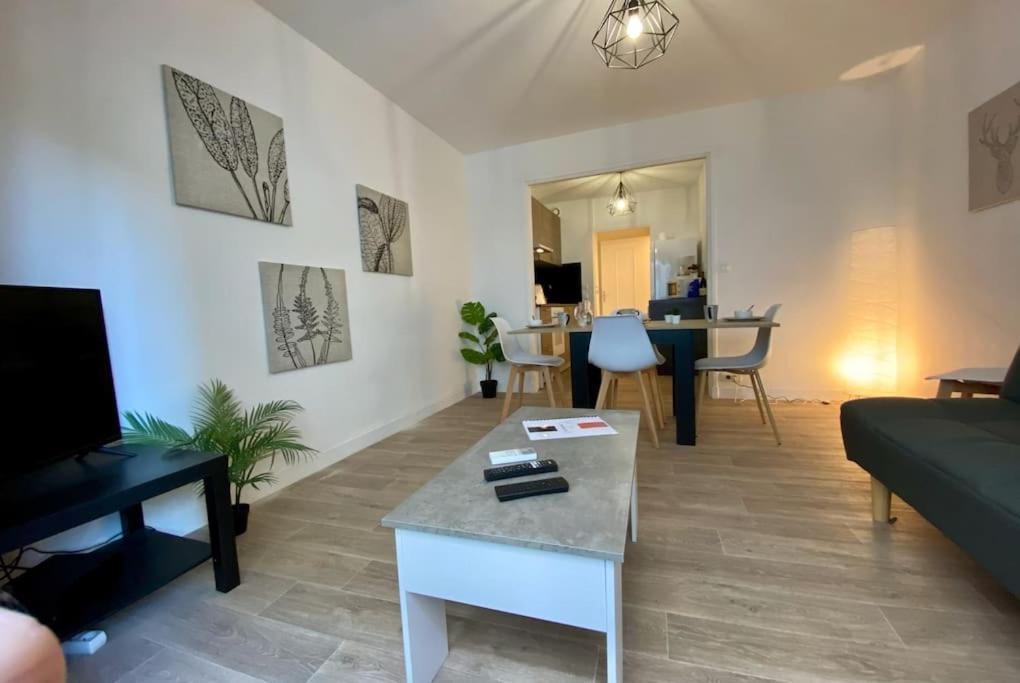 Le Carmen - Terrace - Garage Apartment Nimes Bagian luar foto